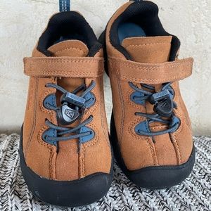 Keen boys shoes